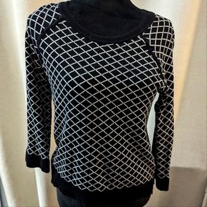 Philosophy Republic black and white/ivory